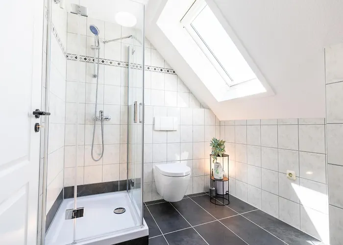 Pitlane-apartment 2 דירה *